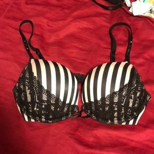 32B Victoria’s Secret Bombshell Bra